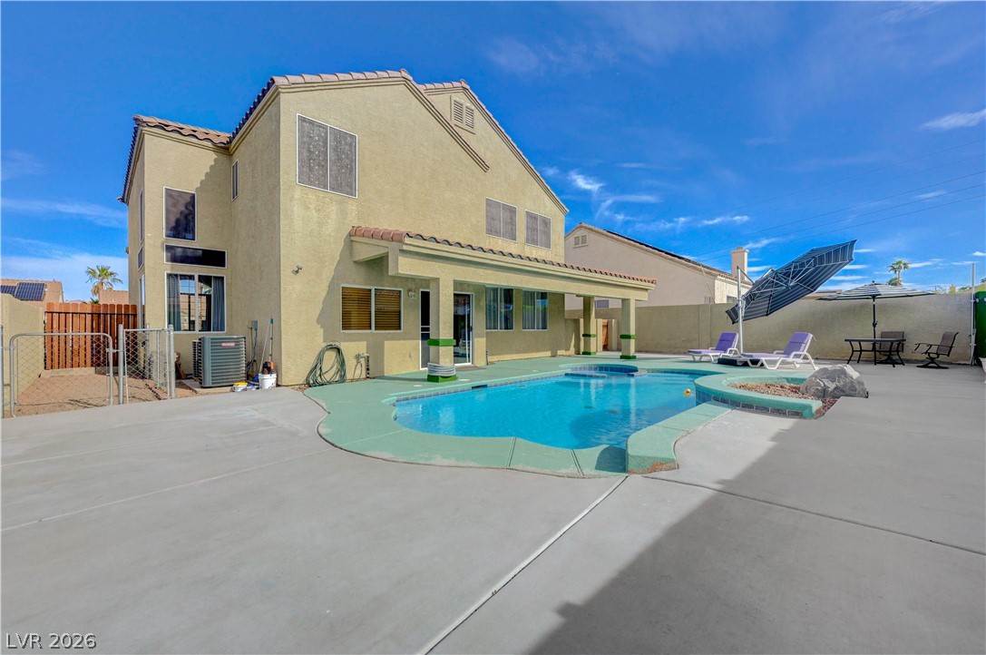 537 Viva Serenade Way