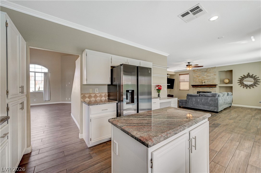 537 Viva Serenade Way