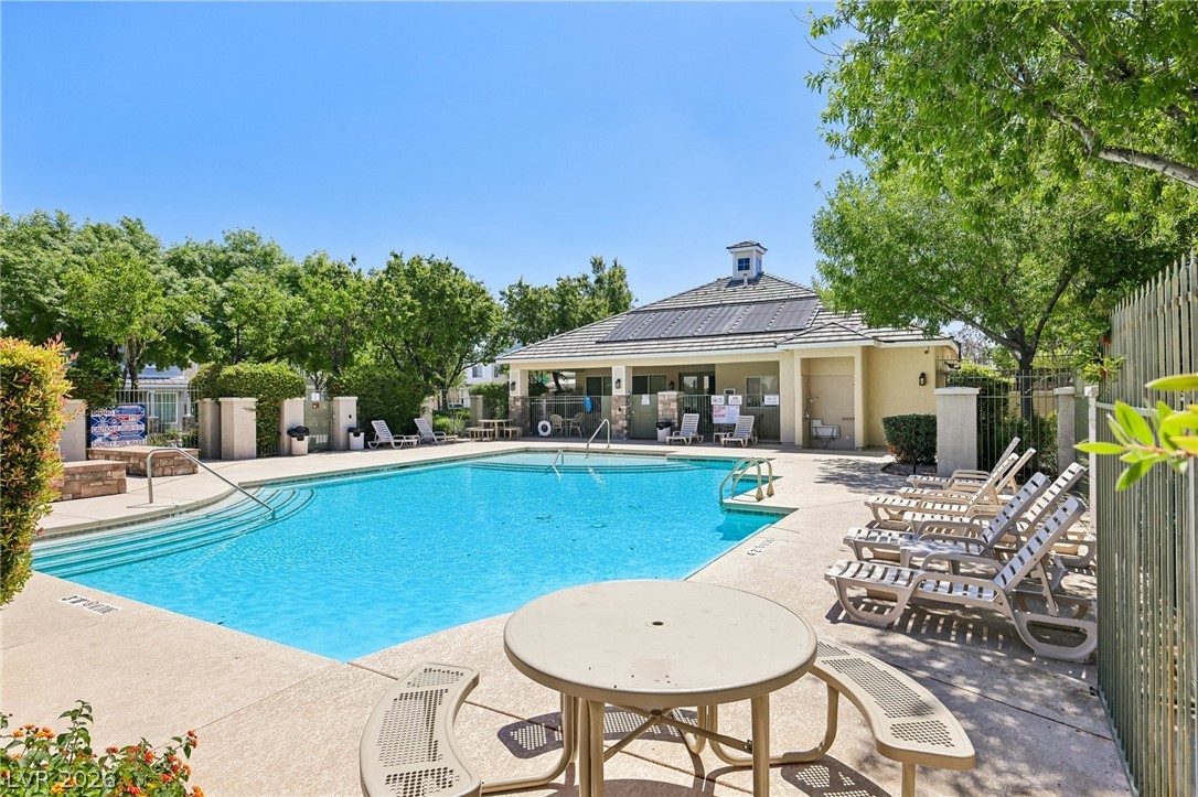 8188 Golden Flowers Street