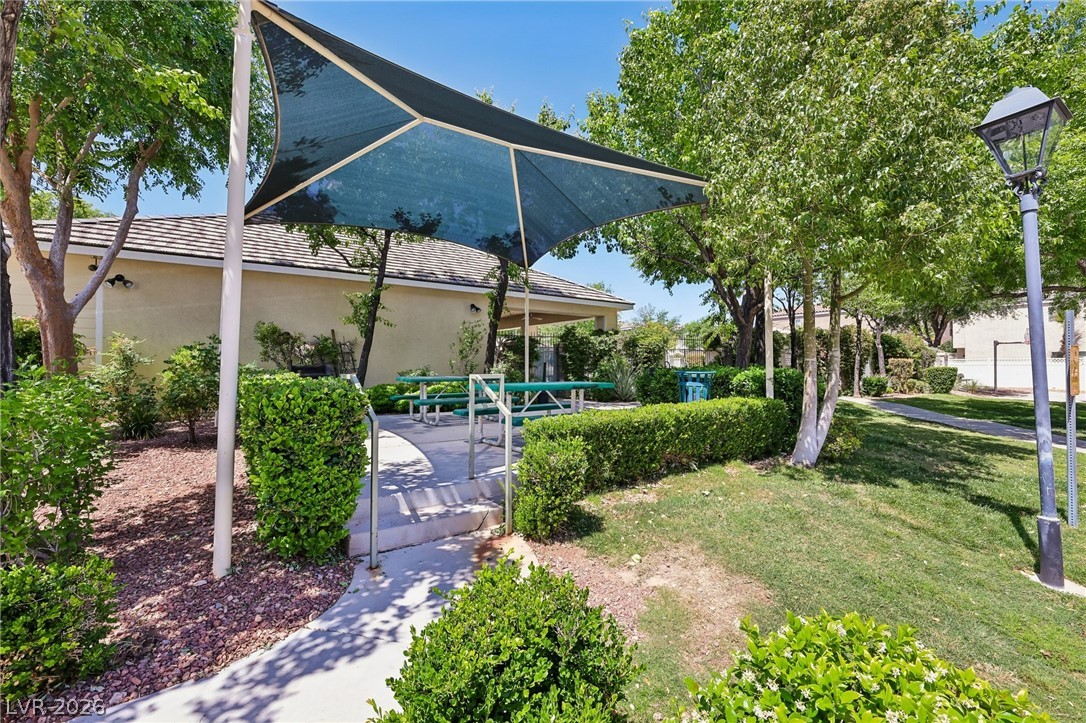 8188 Golden Flowers Street