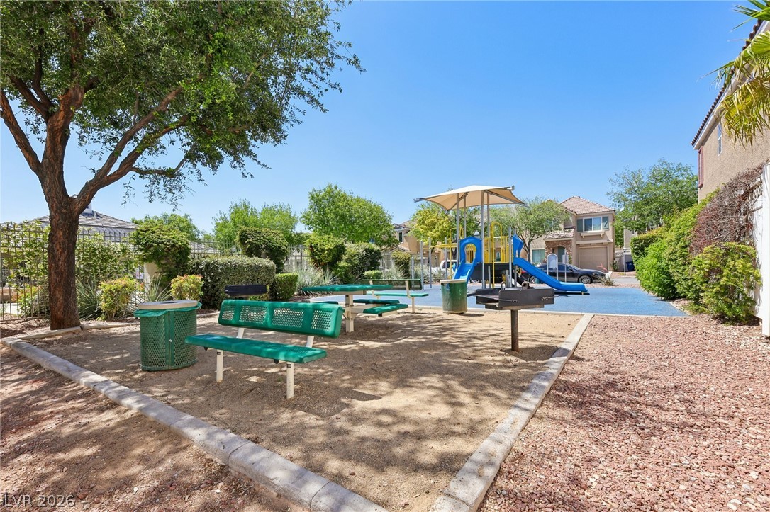 8188 Golden Flowers Street