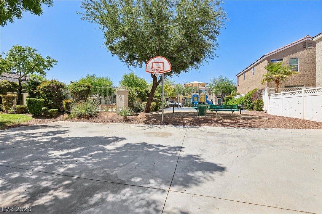 8188 Golden Flowers Street