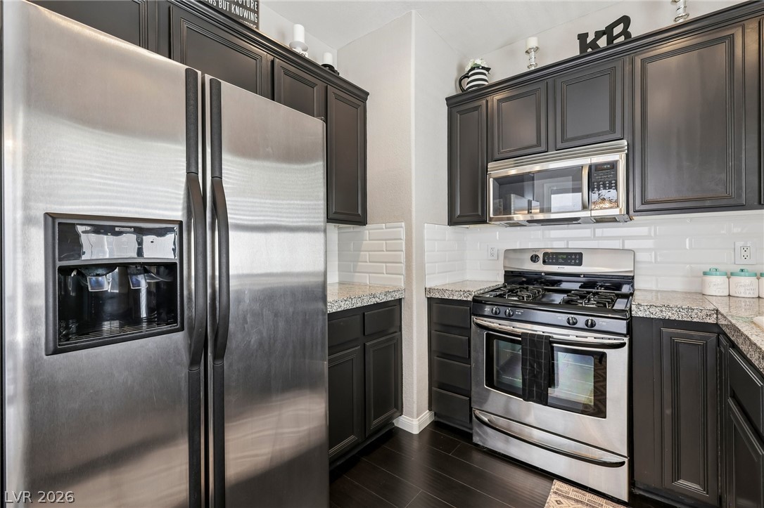 8188 Golden Flowers Street