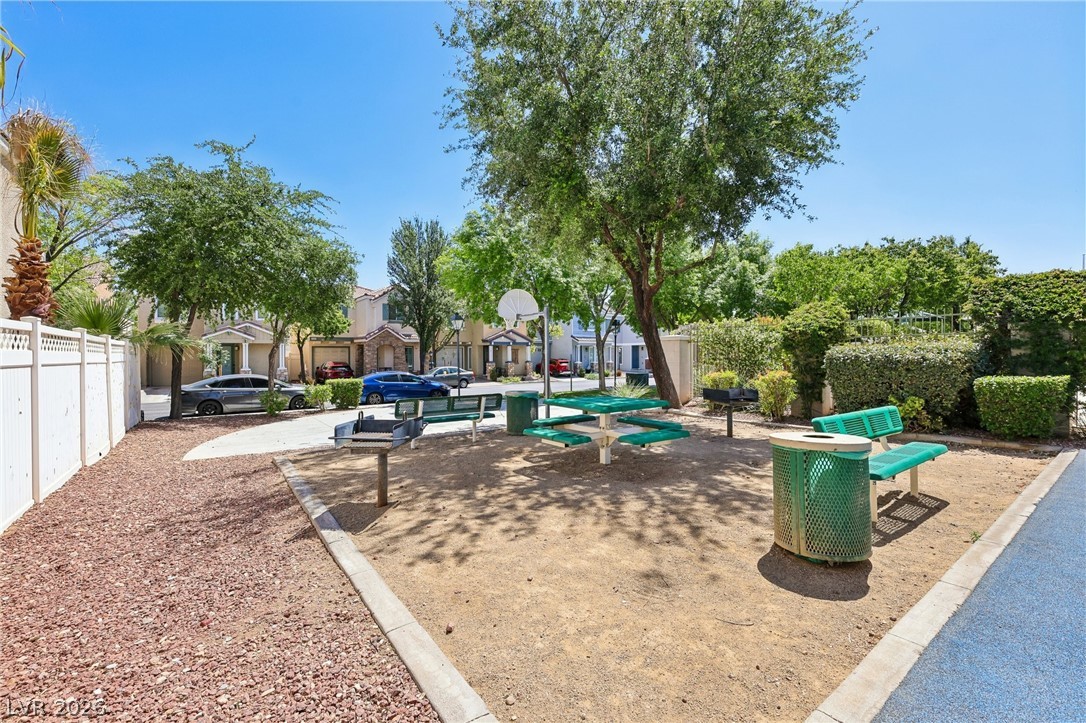 8188 Golden Flowers Street