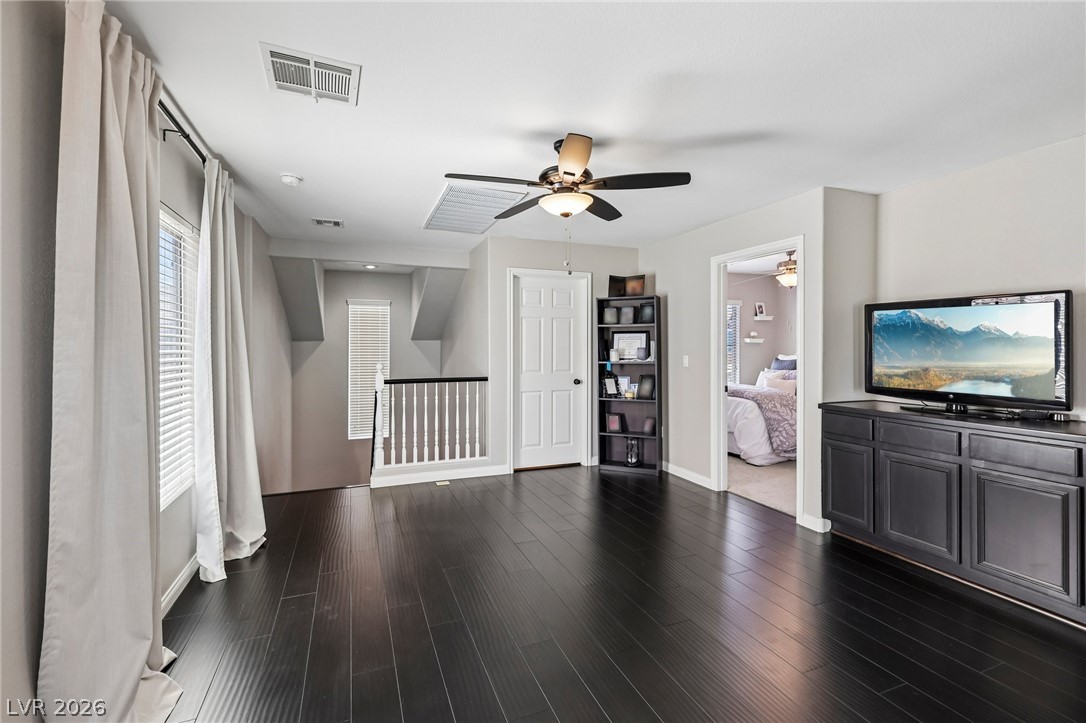 8188 Golden Flowers Street