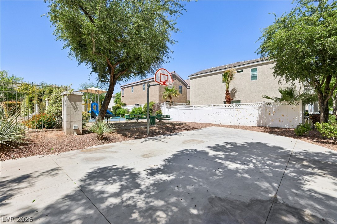 8188 Golden Flowers Street