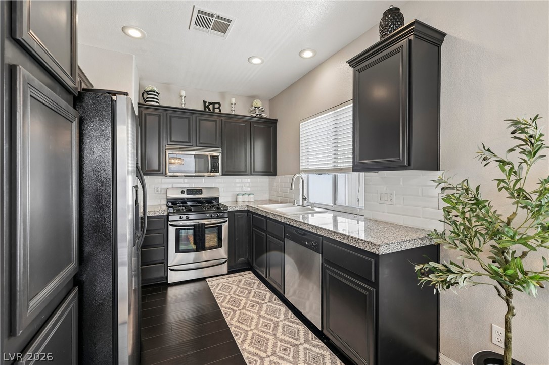 8188 Golden Flowers Street