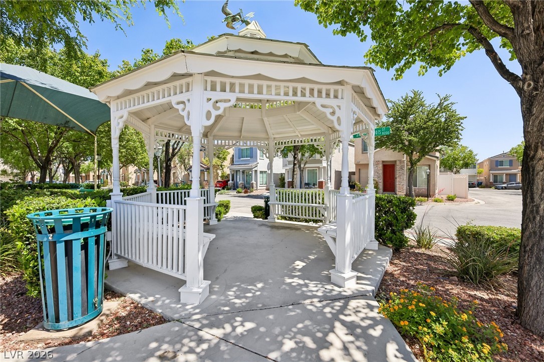 8188 Golden Flowers Street