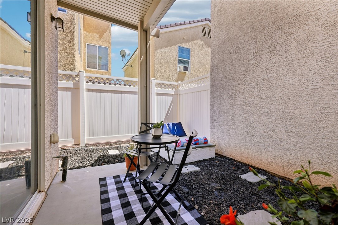 8188 Golden Flowers Street