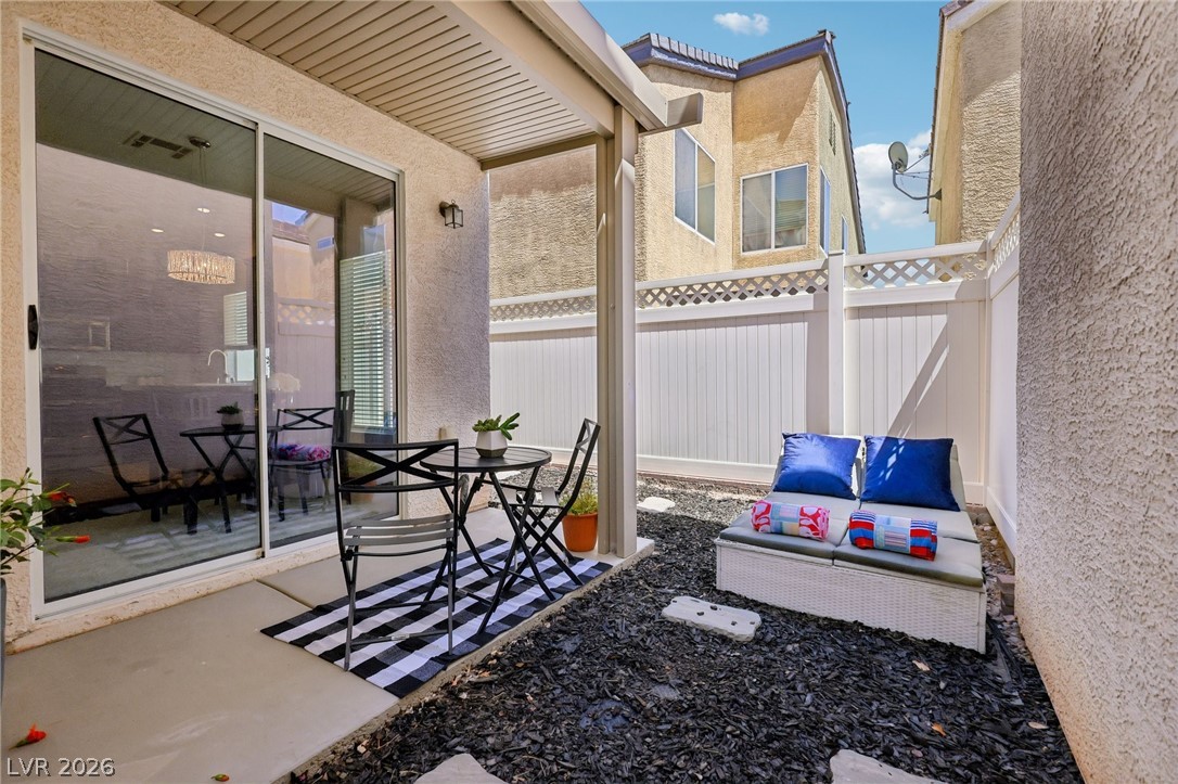 8188 Golden Flowers Street