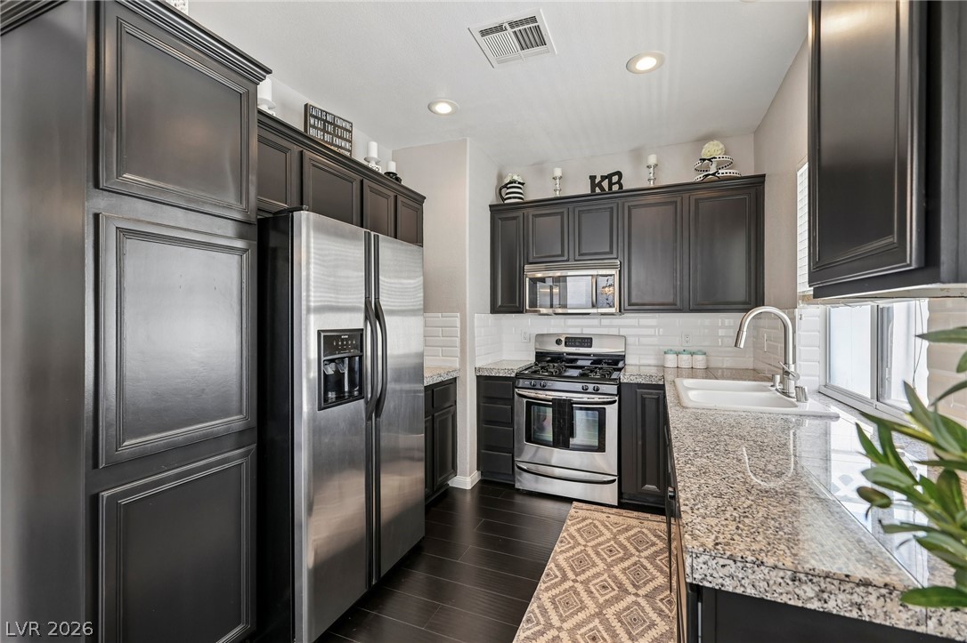 8188 Golden Flowers Street