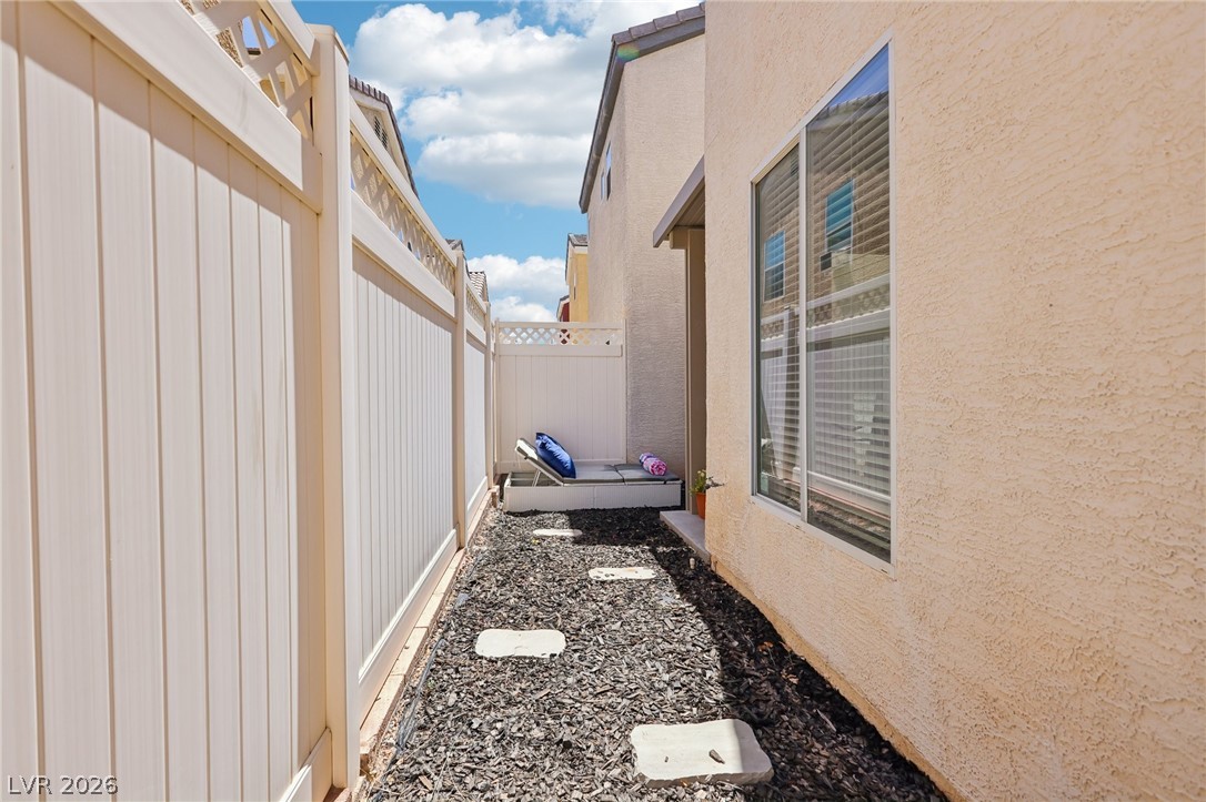 8188 Golden Flowers Street