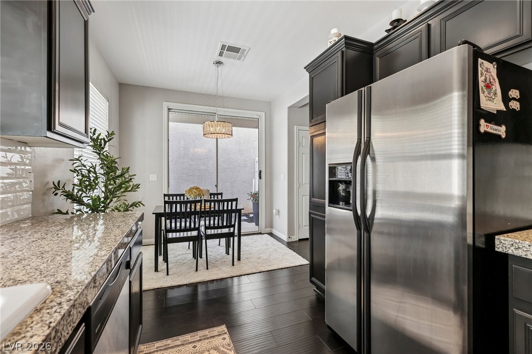 8188 Golden Flowers Street