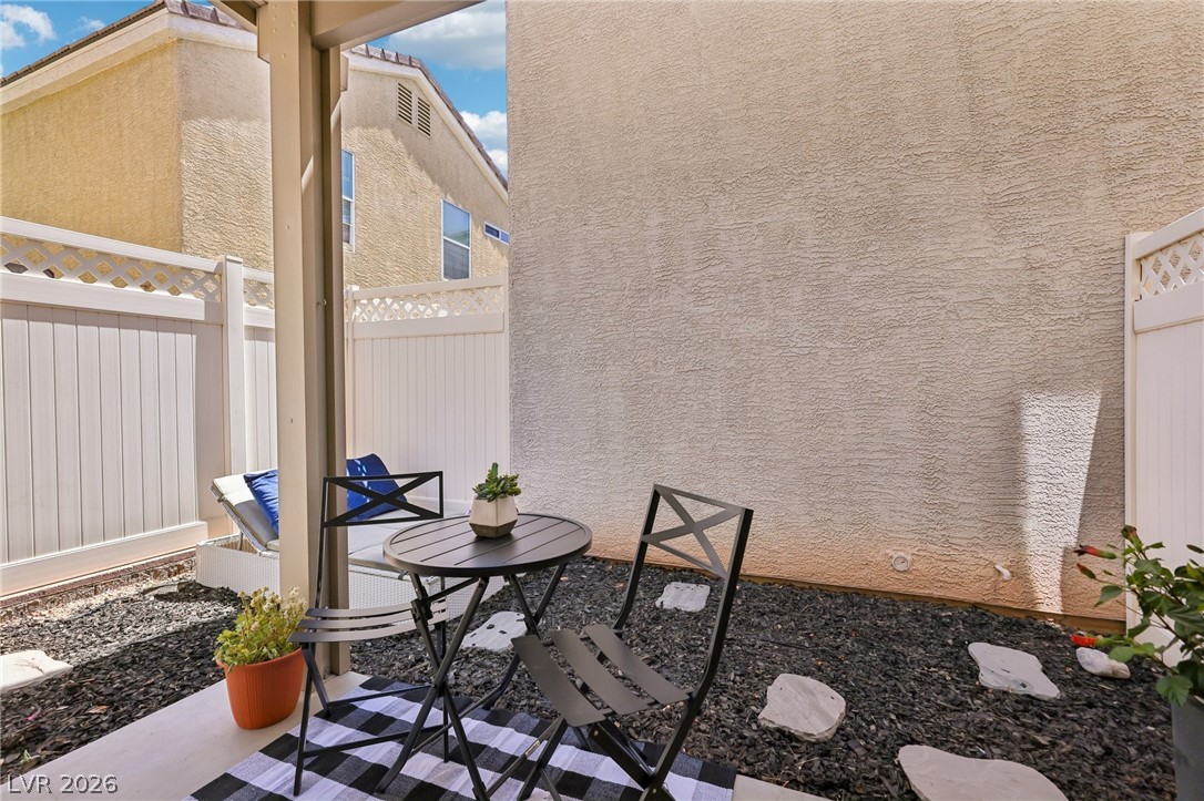 8188 Golden Flowers Street