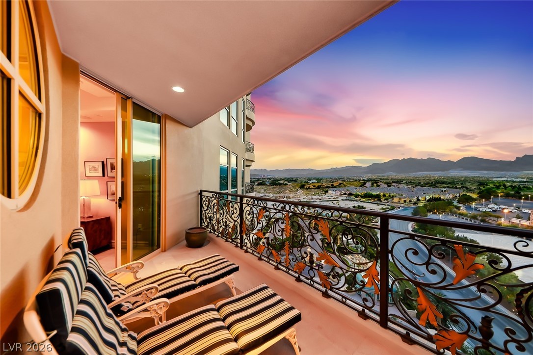 9101 Alta Drive 1103