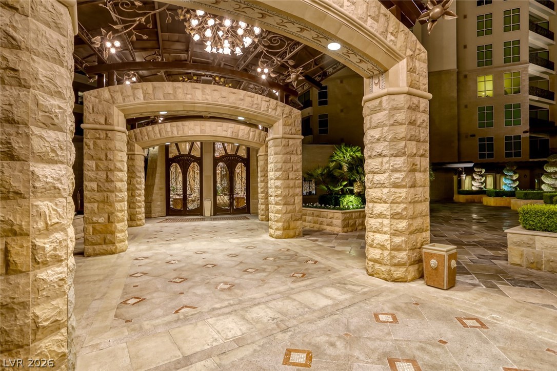 9101 Alta Drive 1103