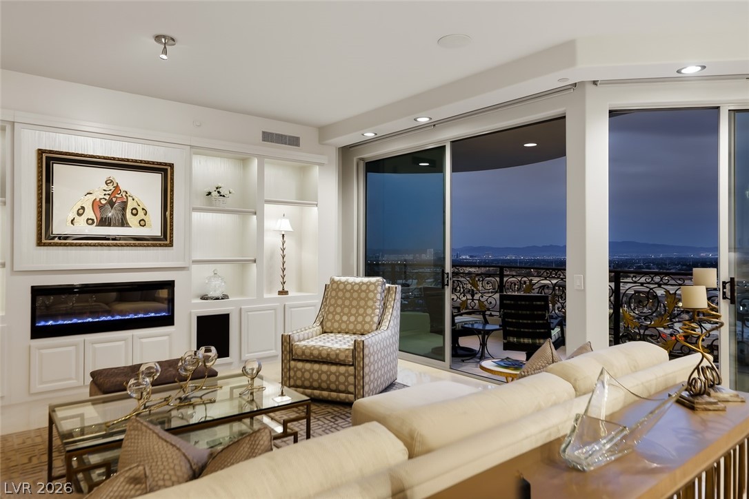 9101 Alta Drive 1103