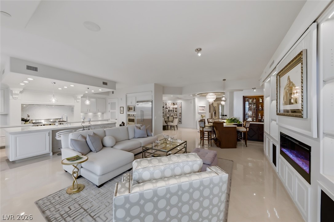9101 Alta Drive 1103