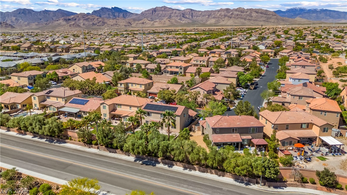 7628 Chase Hallow Street