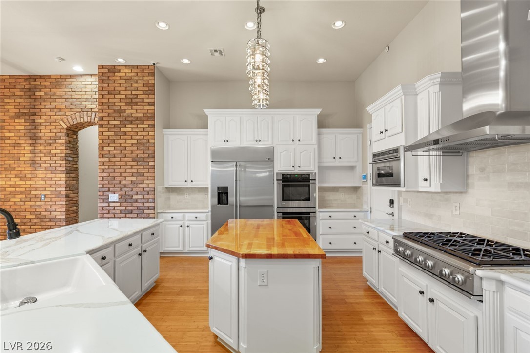 1812 Sydney Leigh Lane