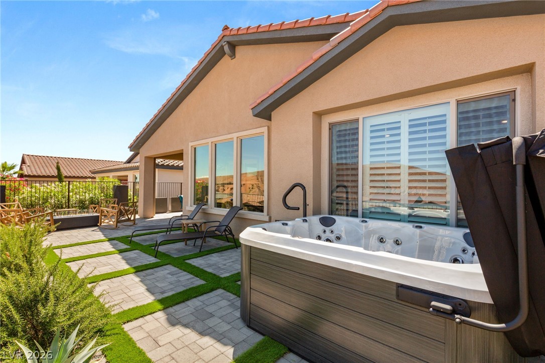 14 Autumn Palm Avenue