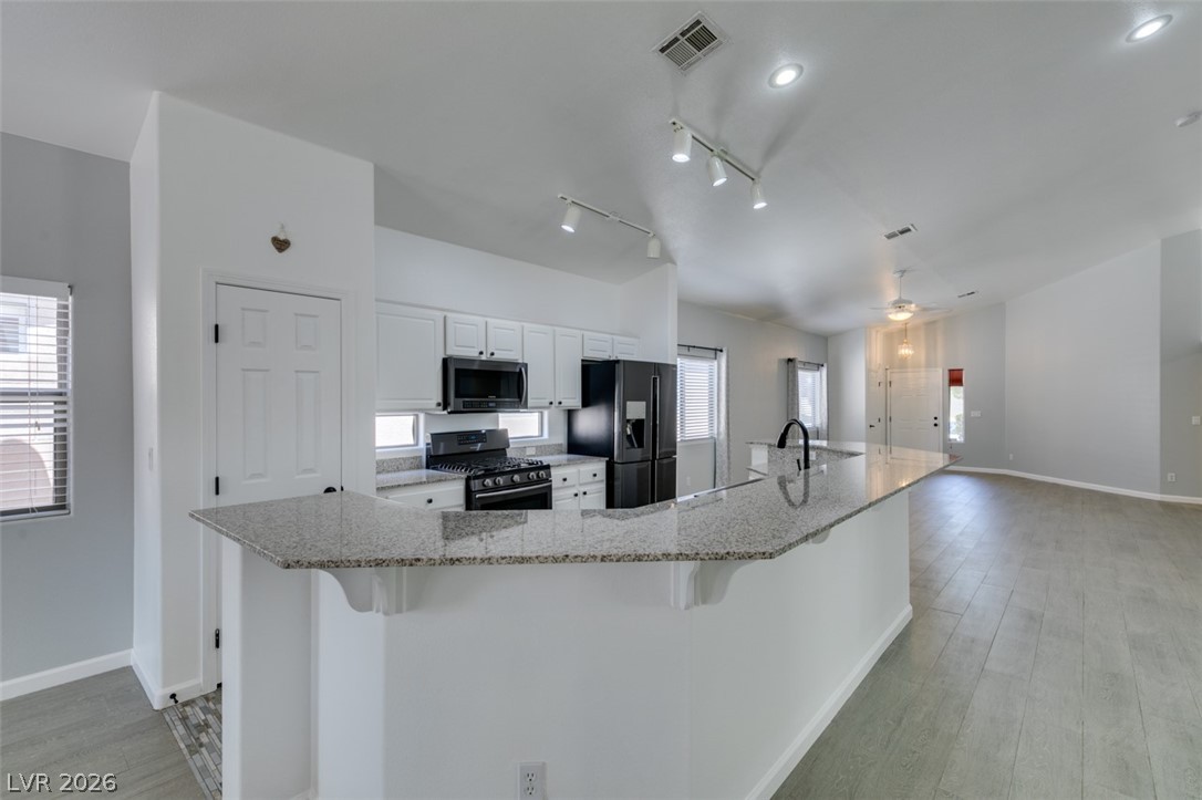 8111 Desert Cloud Avenue