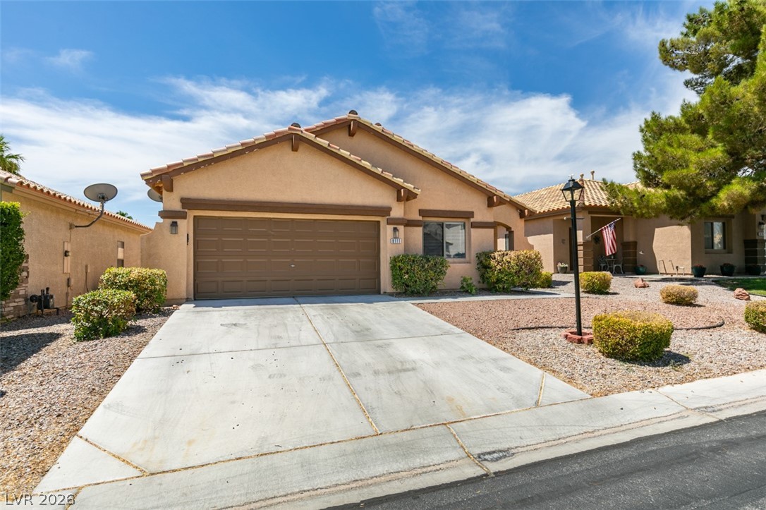 8111 Desert Cloud Avenue