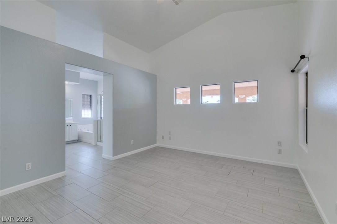 8111 Desert Cloud Avenue