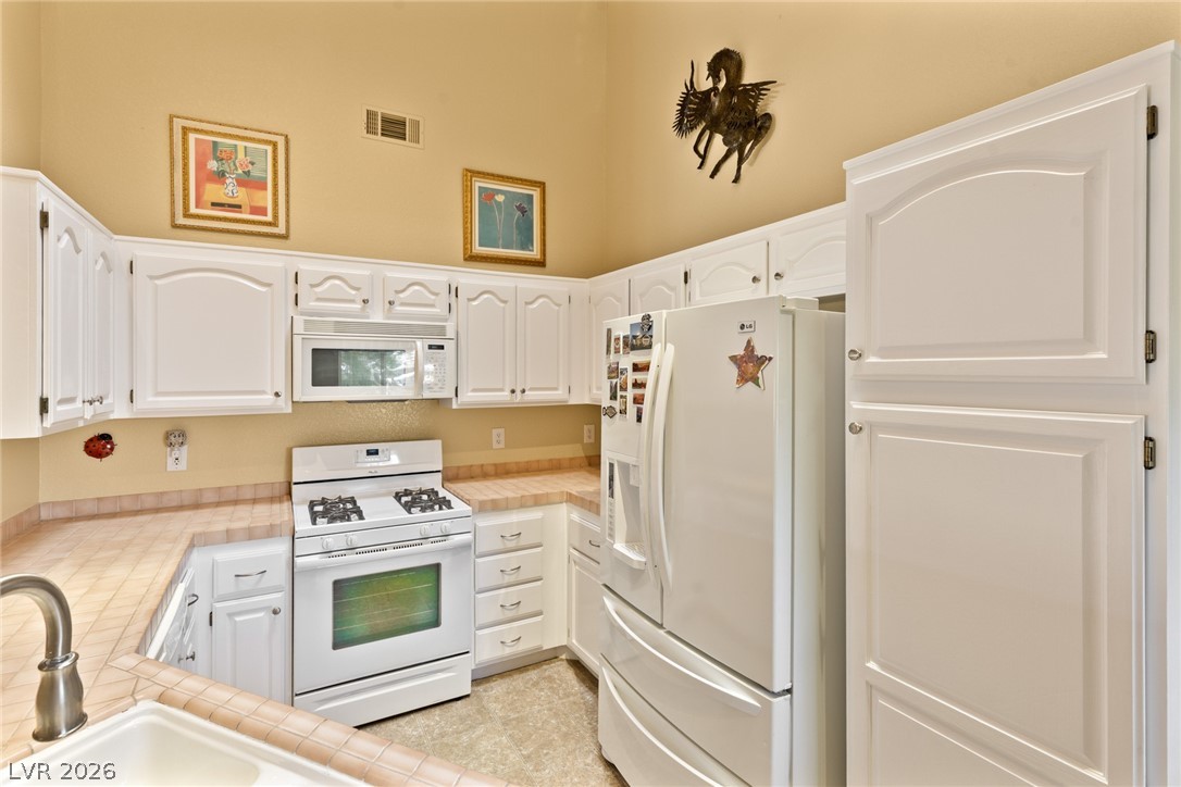 3320 South Fort Apache Road 224