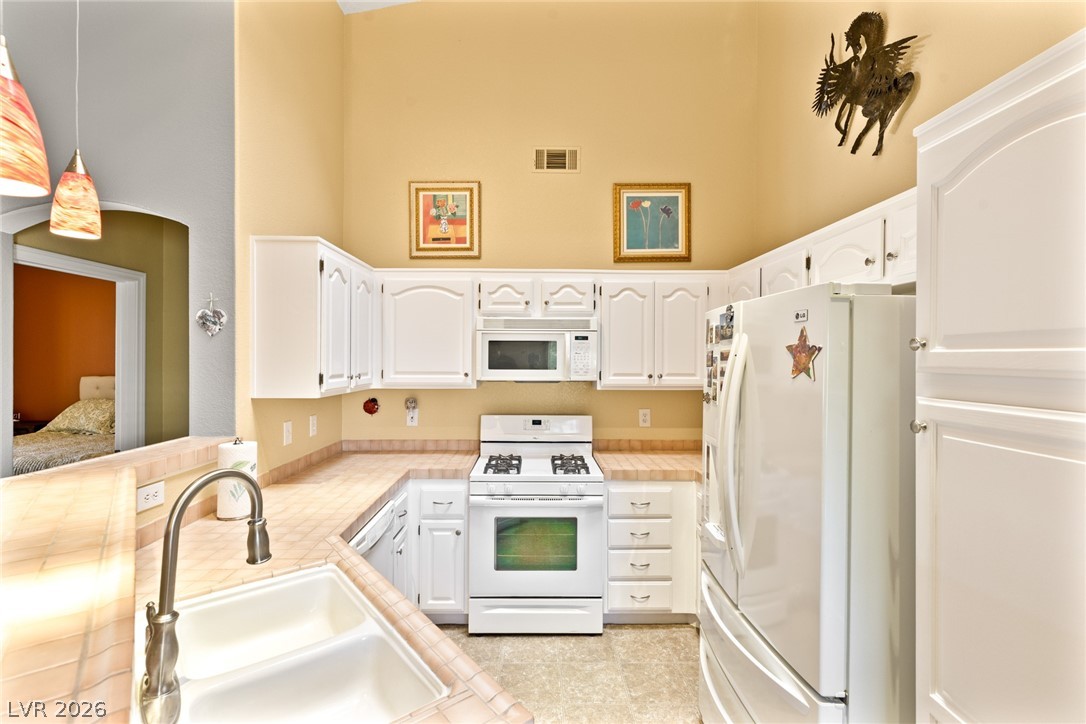 3320 South Fort Apache Road 224