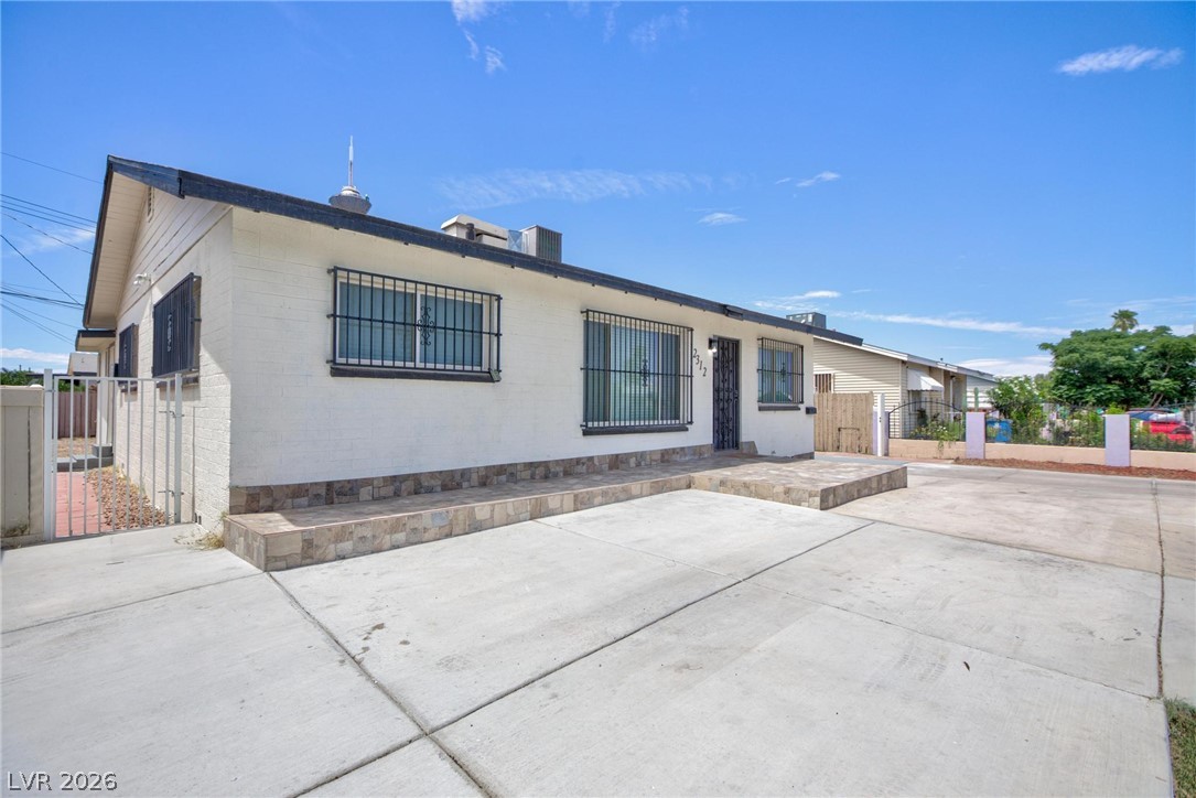 2312 Beverly Way