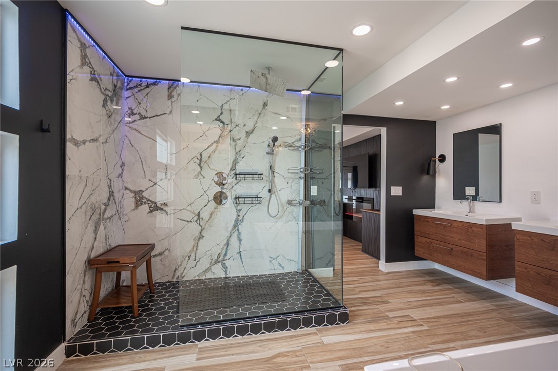 330 East Country Club Drive