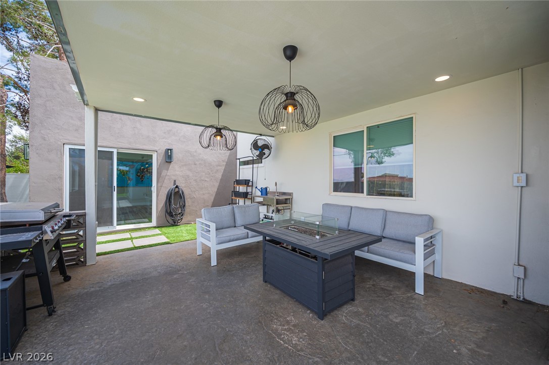 330 East Country Club Drive
