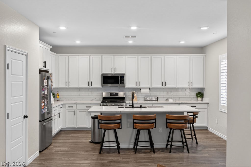 8854 Mountain Lion Avenue