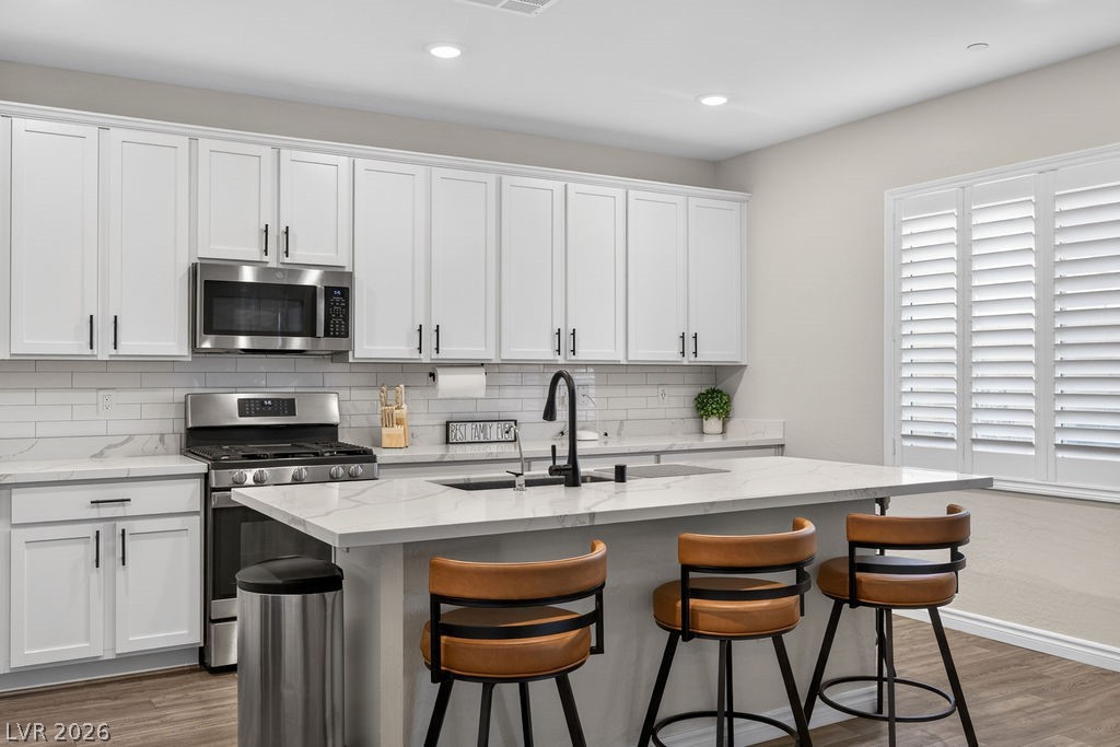 8854 Mountain Lion Avenue