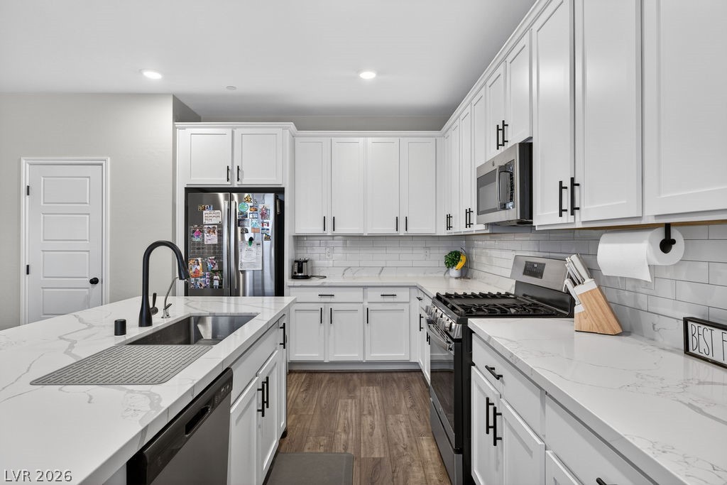 8854 Mountain Lion Avenue