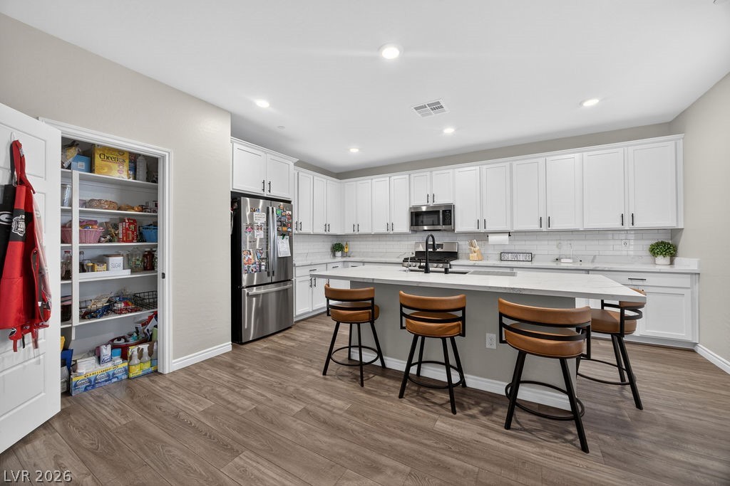 8854 Mountain Lion Avenue