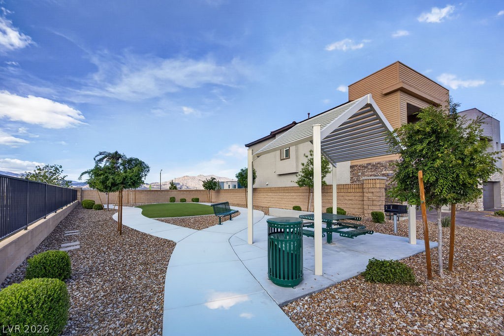 8854 Mountain Lion Avenue