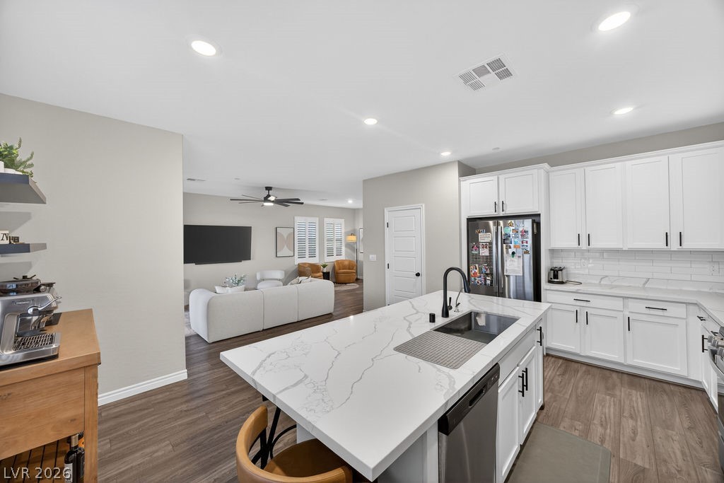 8854 Mountain Lion Avenue