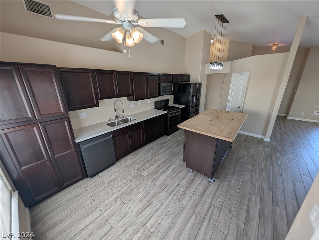 4932 Dunvegan Court