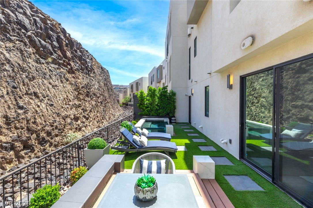 426 Tranquil Peak Court