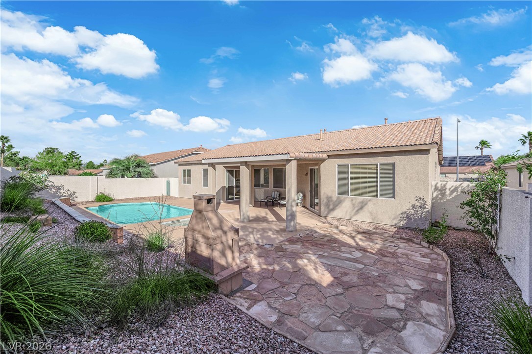 745 Diamond Bend Avenue