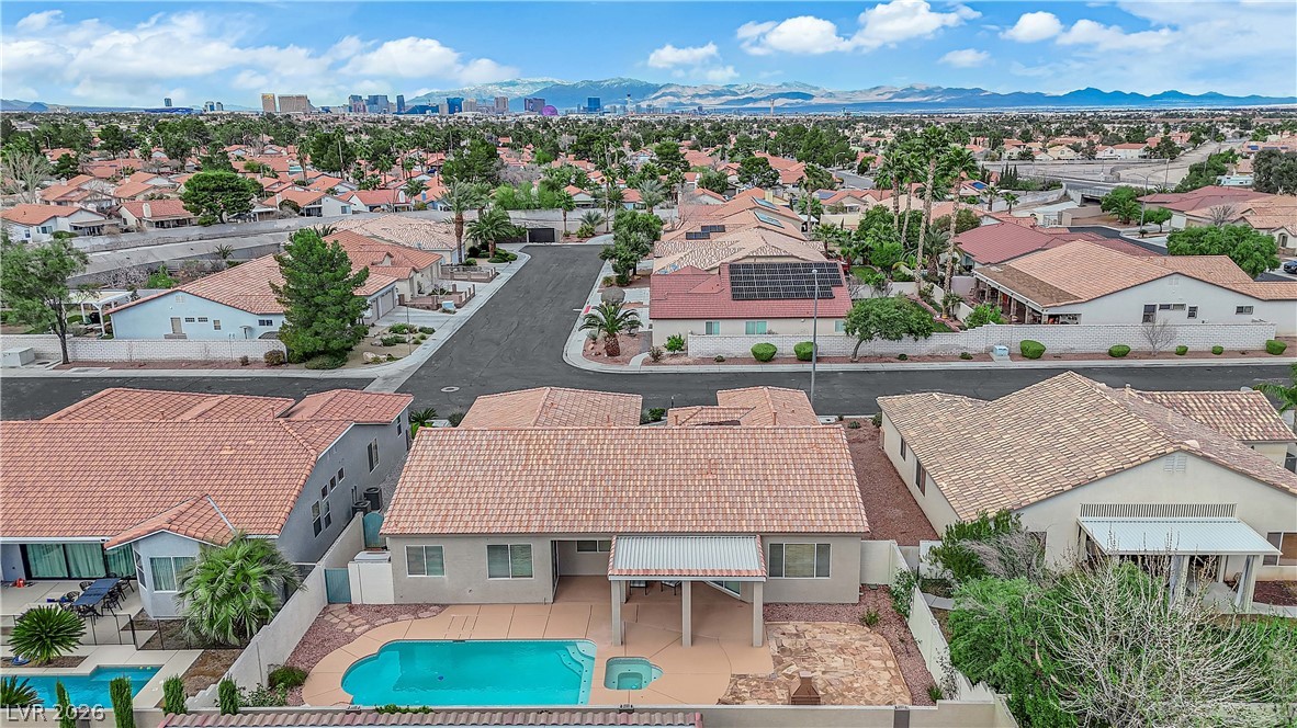 745 Diamond Bend Avenue