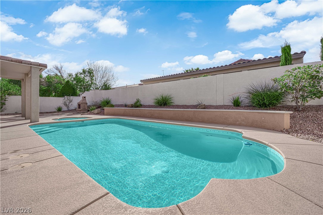 745 Diamond Bend Avenue