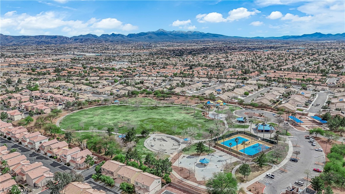 745 Diamond Bend Avenue