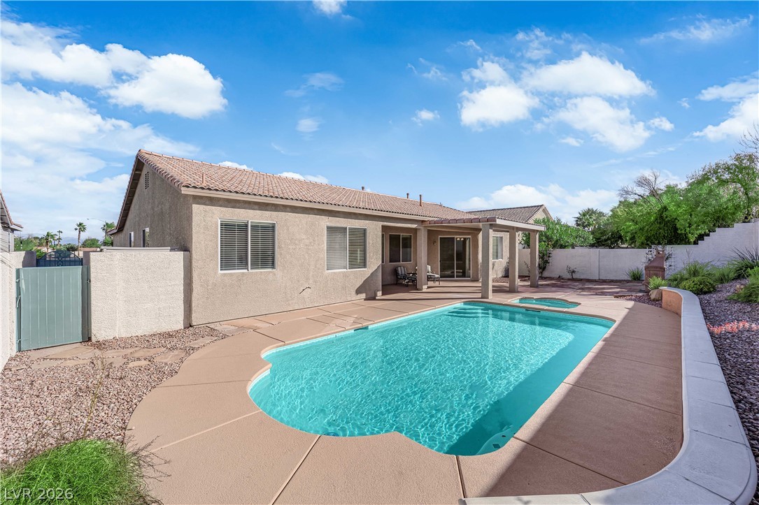 745 Diamond Bend Avenue