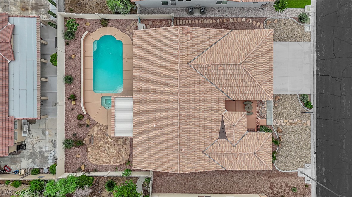 745 Diamond Bend Avenue