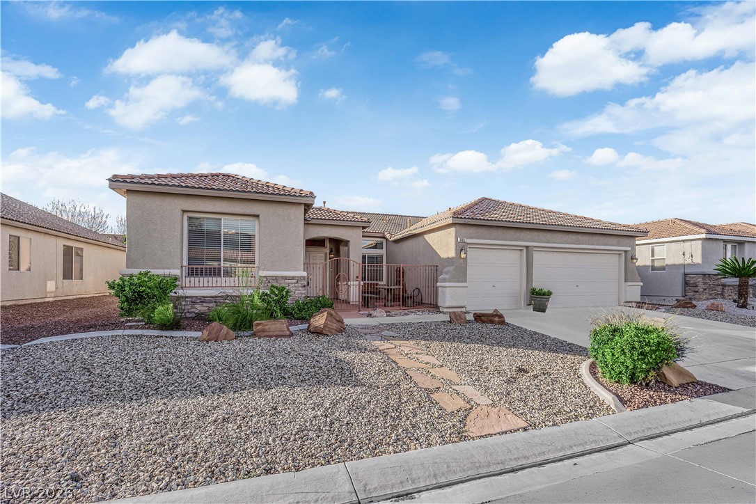 745 Diamond Bend Avenue