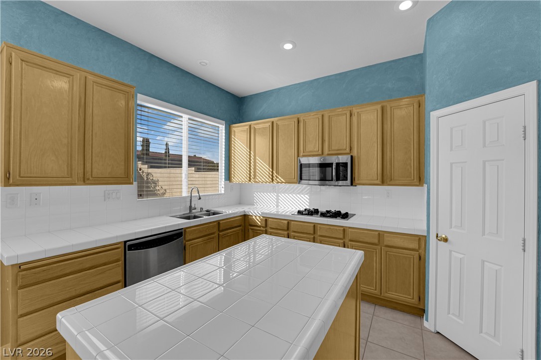 745 Diamond Bend Avenue