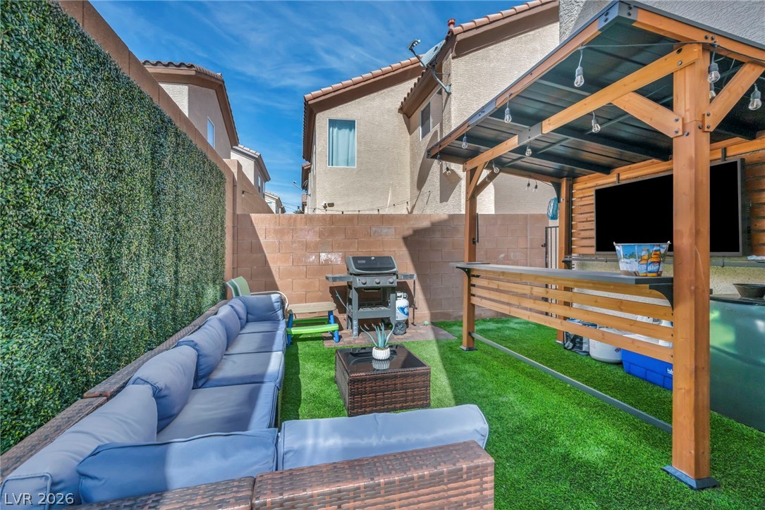 595 Stonehenge Walk Avenue